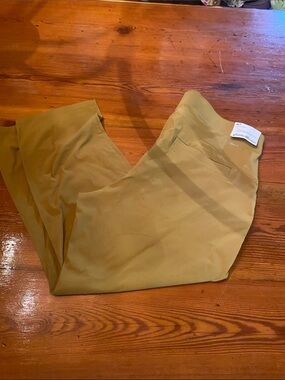Eddie Bauer  cropped 16 tall Chinos in chartreuse Yellow